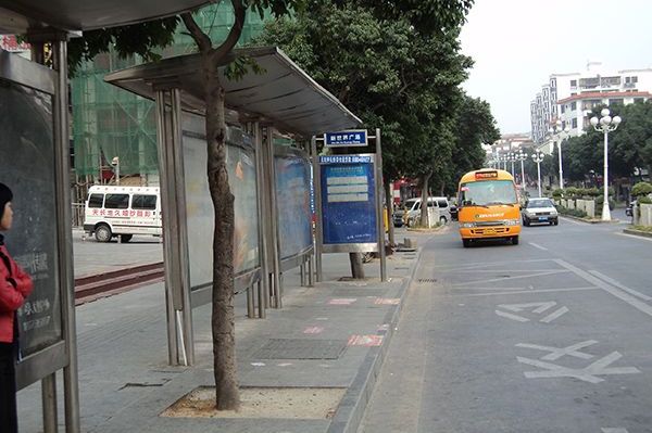 羅湖區(qū)、鹽田區(qū)、龍崗區(qū)公交站臺(tái)無障礙改造