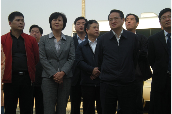2011年11月易煉紅、黃蘭香 臨港新區(qū)