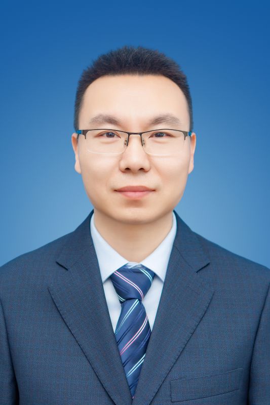 總經(jīng)理 胡顯亮